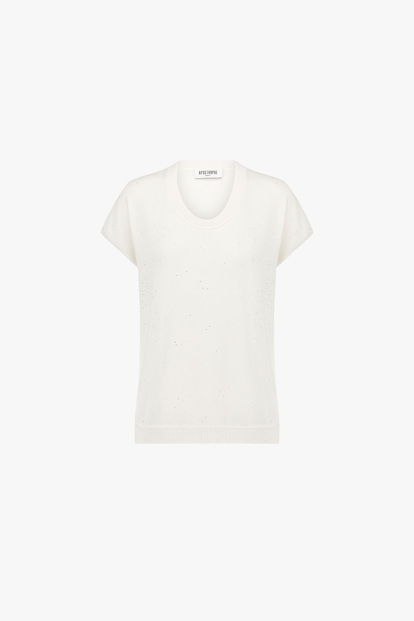 T-shirt blanc cassé en maille soie-coton. Coupe ajustée, col rond et sequins délicatement appliqués pour une touche d'éclat subtile.