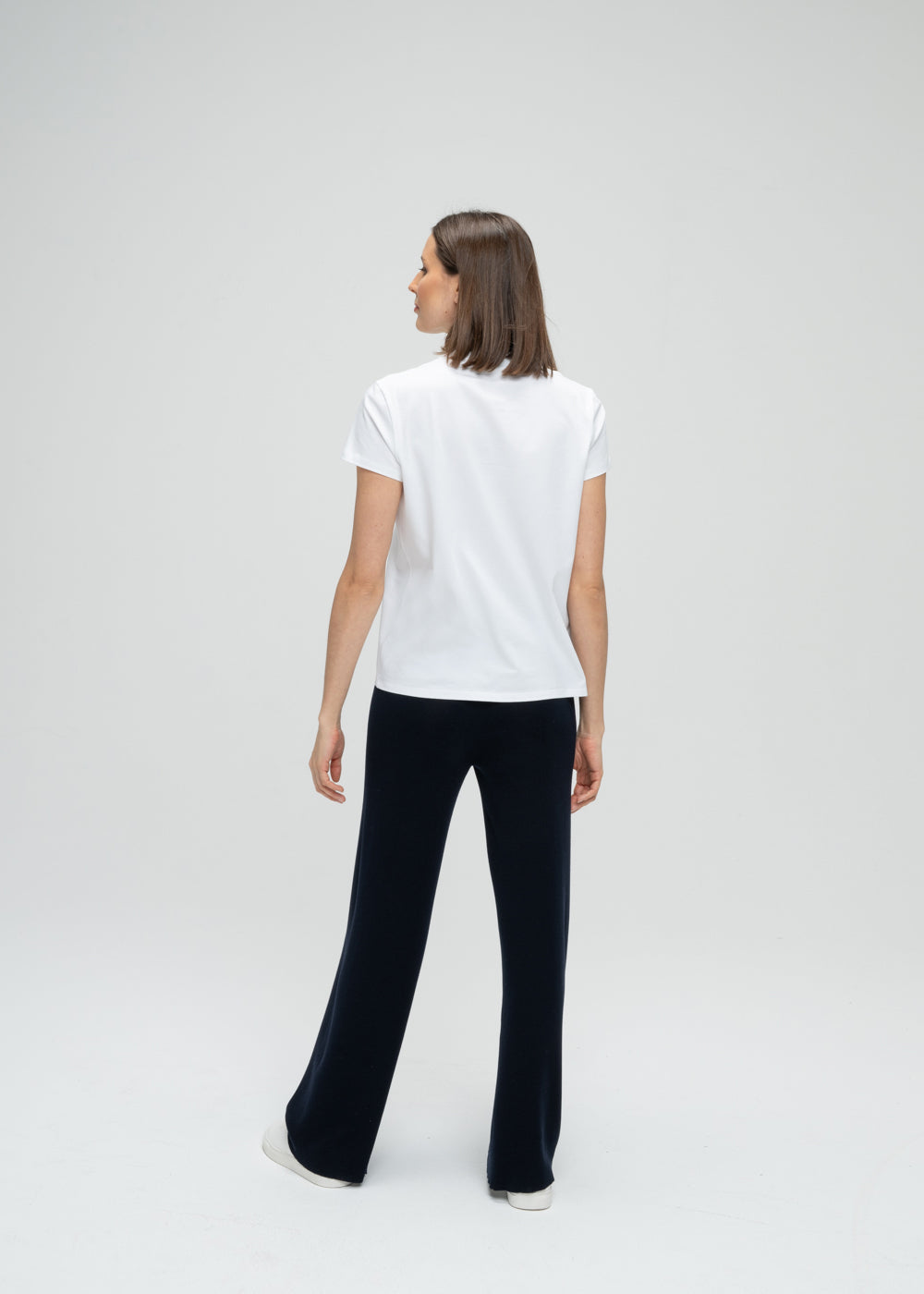 T-shirt manches courtes col rond blanc brodé avec perles