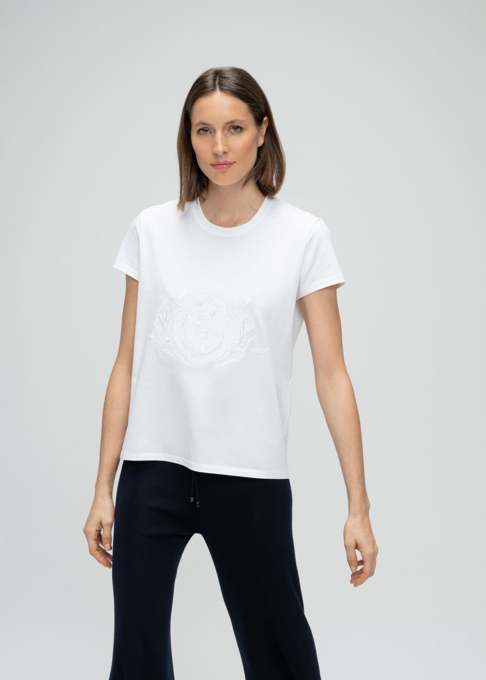 T-shirt manches courtes col rond blanc brodé avec perles