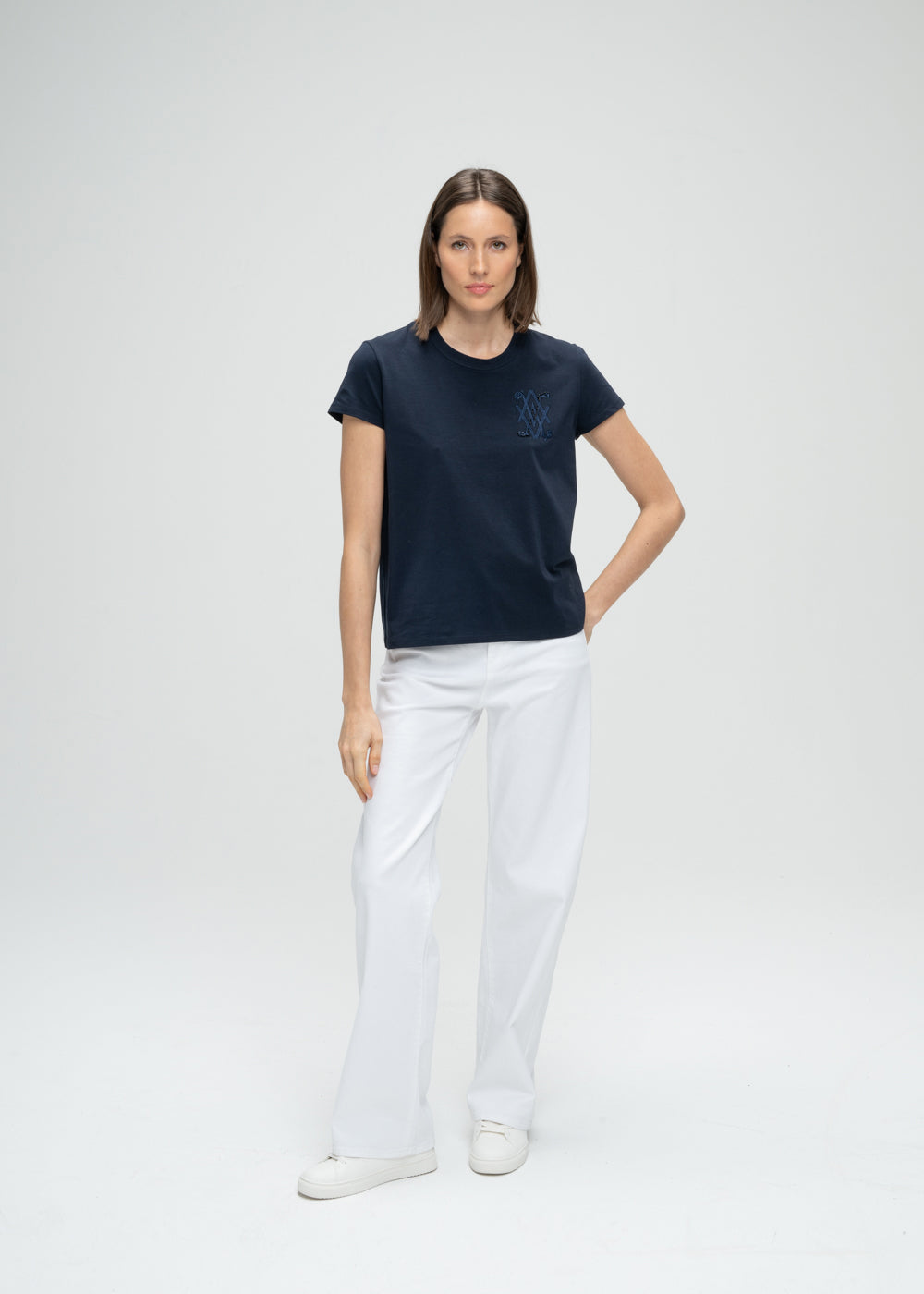 T-shirt manches courtes marine broderie perles poitrine logo Apostrophe