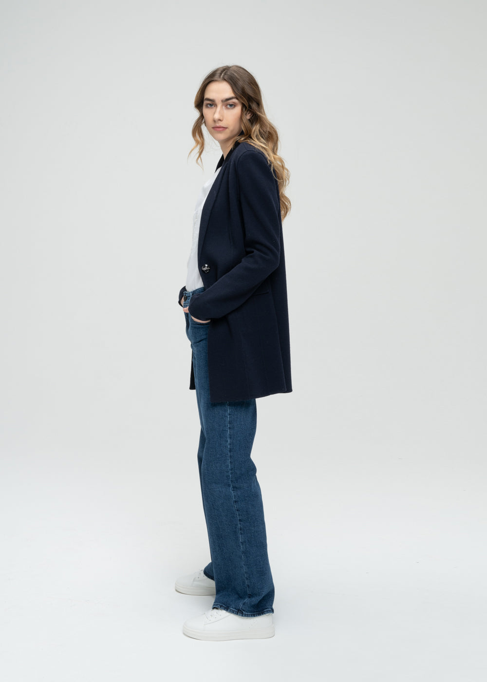 Blazer long en laine marine double boutonnière poches à rabat en cuir