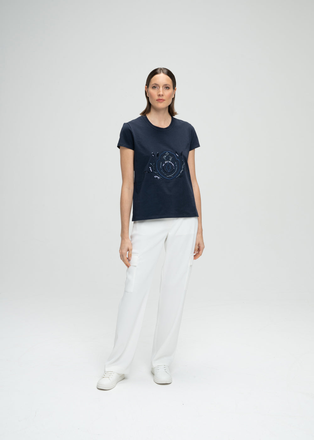 T-shirt manches courtes col rond marine brodé avec perles