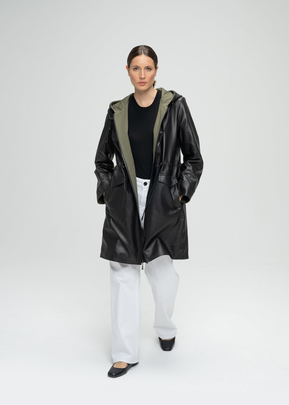 Parka réversible kaki et noir en cuir avec cordon de serrage et capuche et poches plaquées