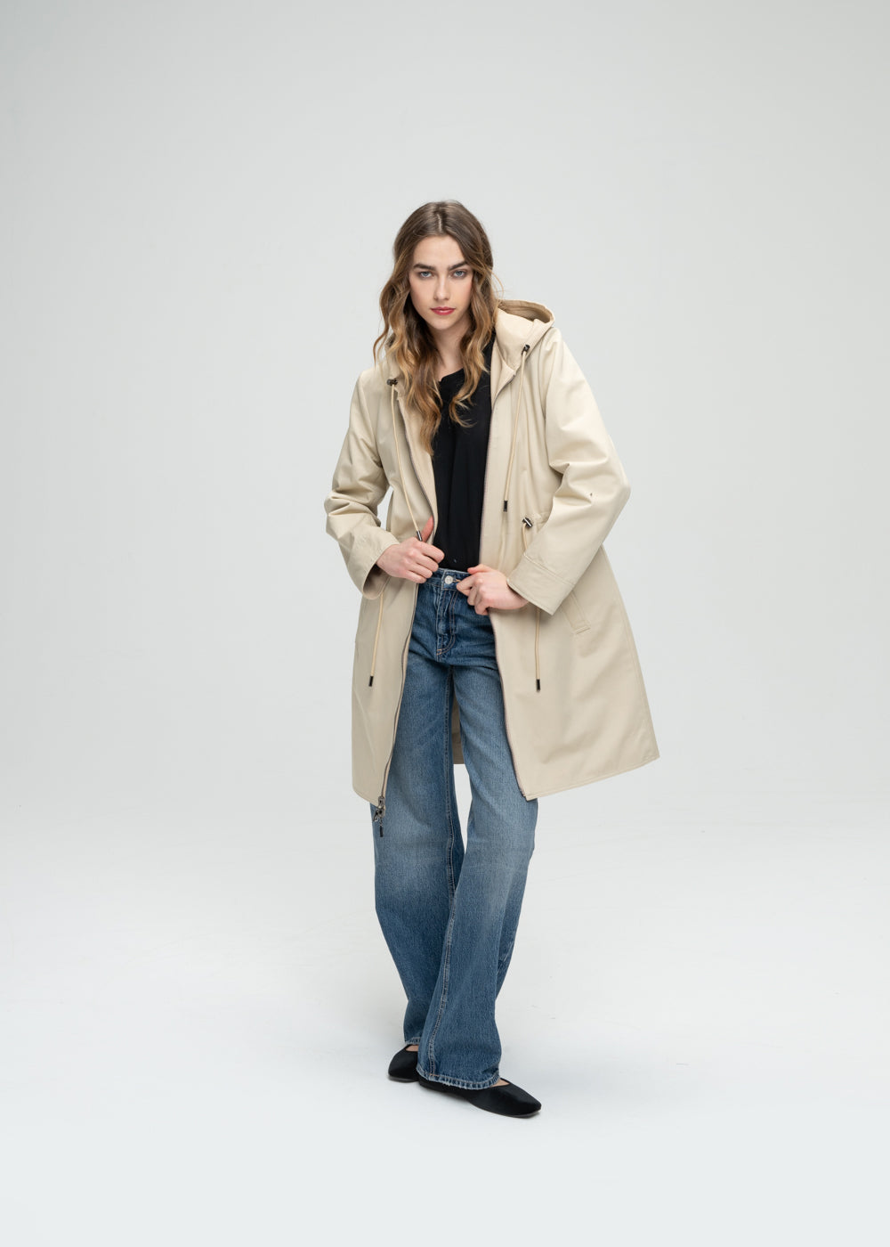 Parka réversible beige en cuir avec cordon de serrage et capuche et poches plaquées