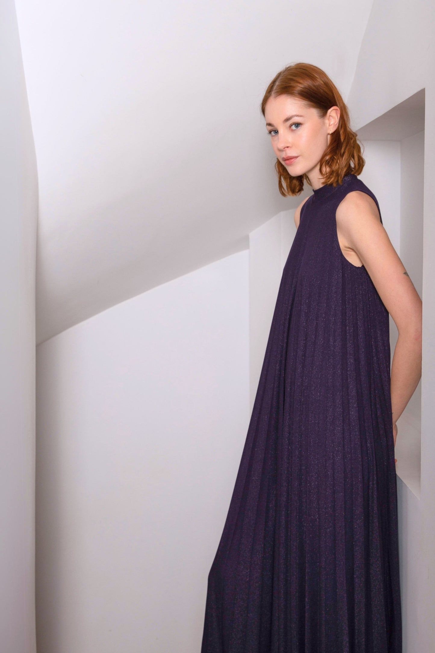 Robe longue plissée à paillettes marine