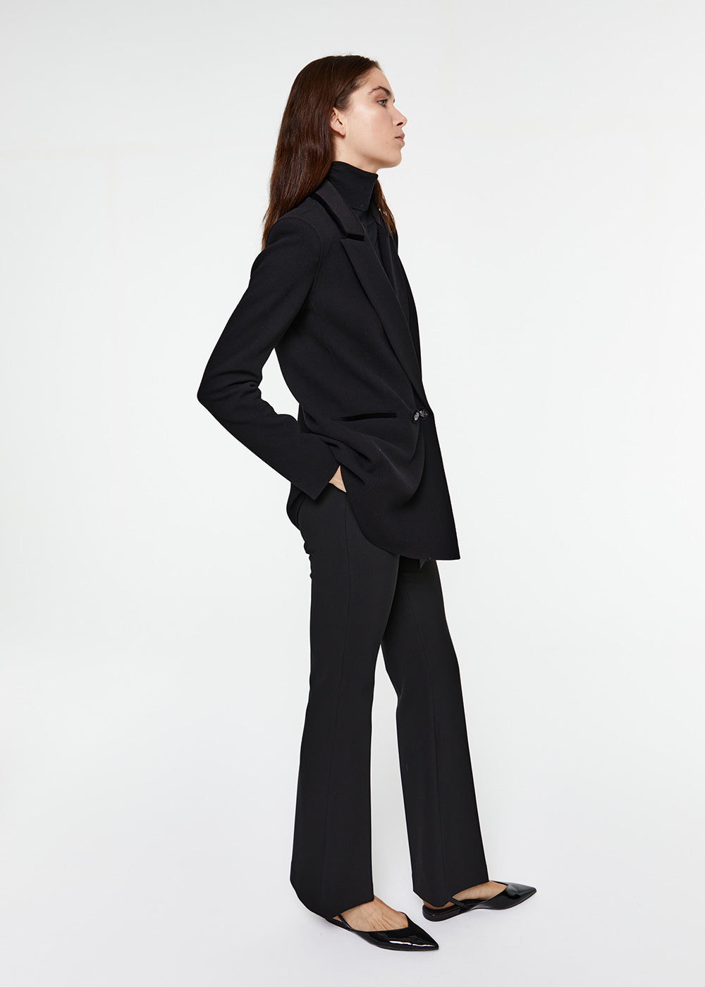 ensemble total look blazer veste croisée noir pantalon évasé