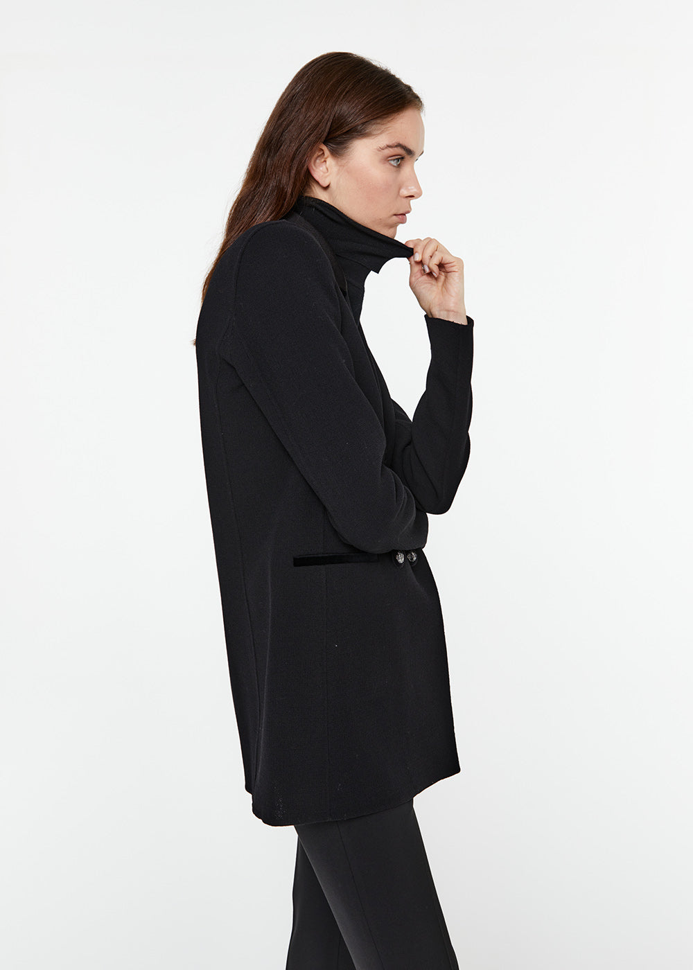 Veste caban croisé et pull col roulé en laine noir manches longues