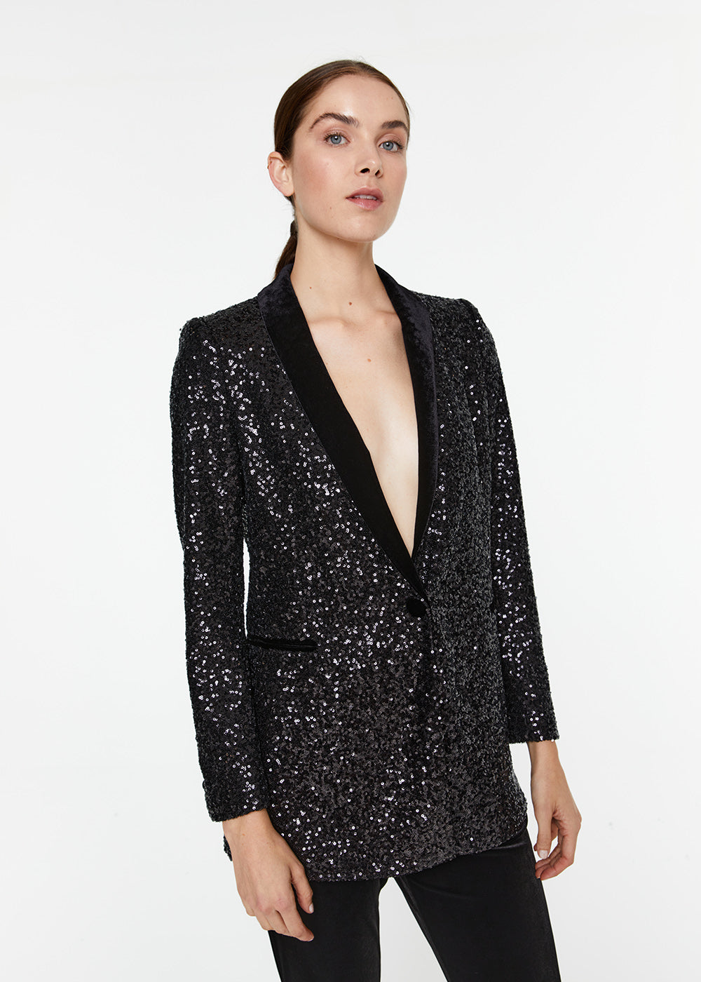 Veste blazer smoking à sequins noir détail satiné sur le col, boutons manches et poches passepoiles
