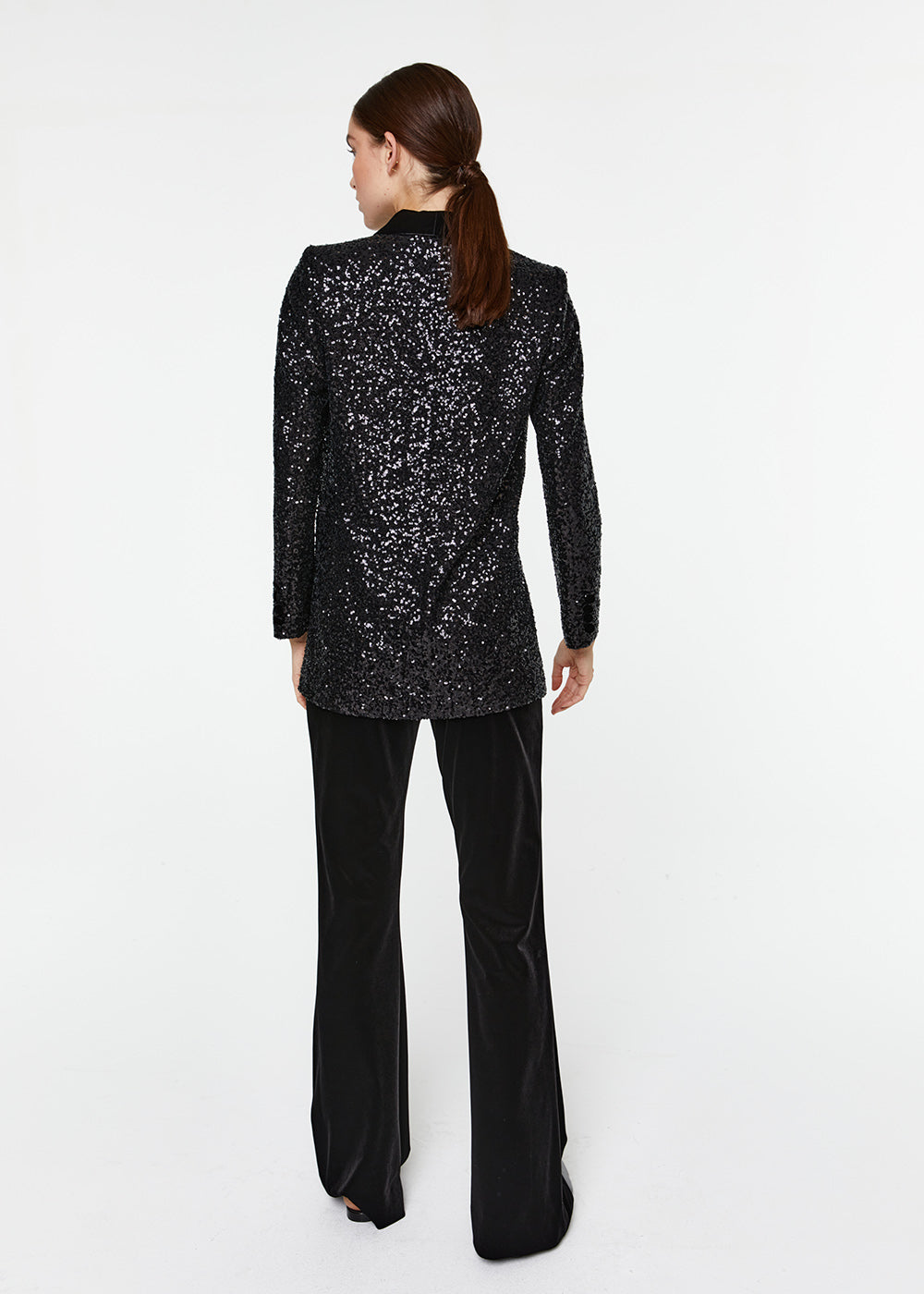 Veste blazer smoking à sequins noir détail satiné sur le col, boutons manches et poches passepoiles