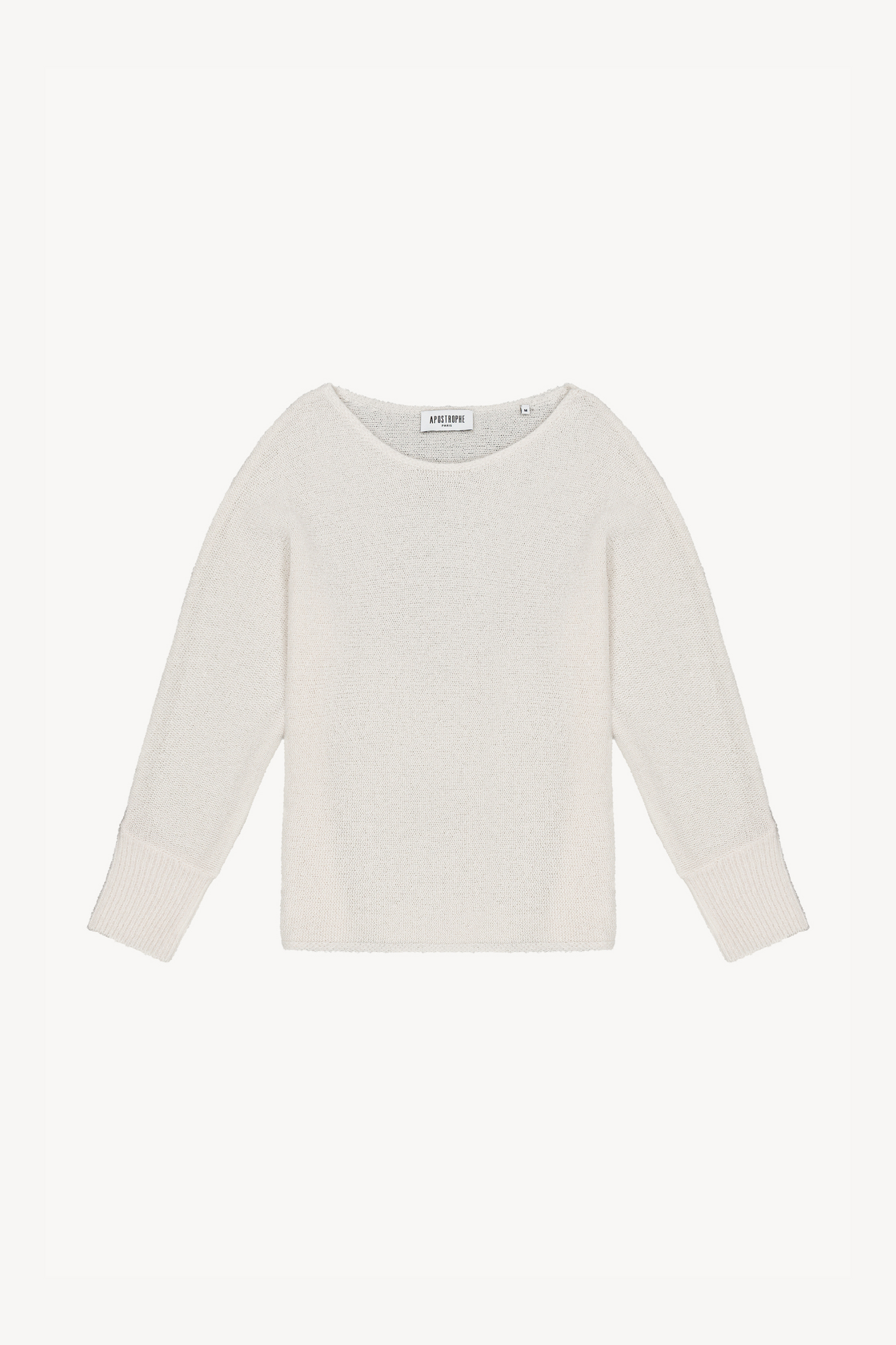 Pull oversize en maille soufflée, col bateau et manches chauve-souris.