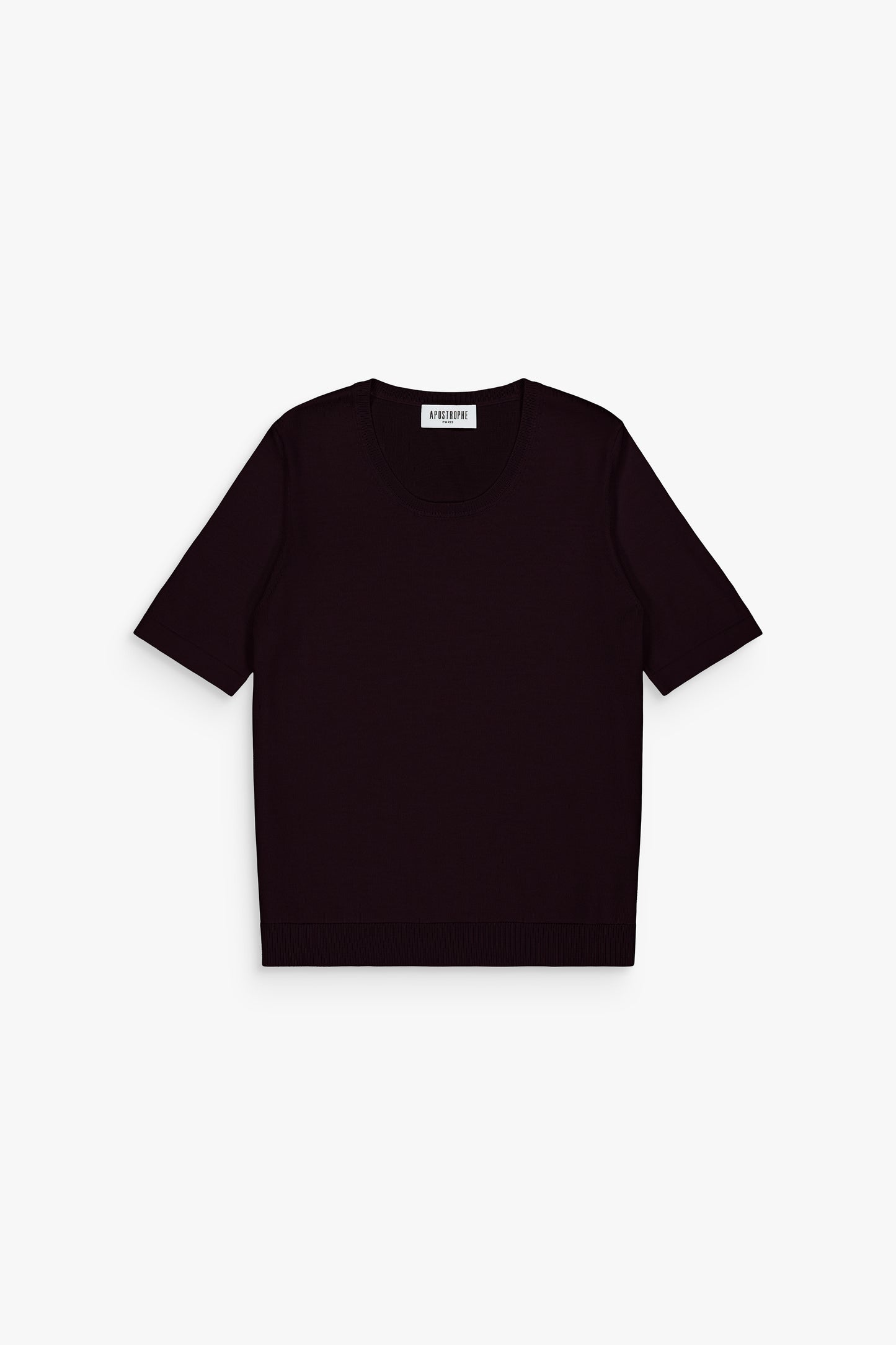 T-shirt grenat en maille fine, coupe près du corps.