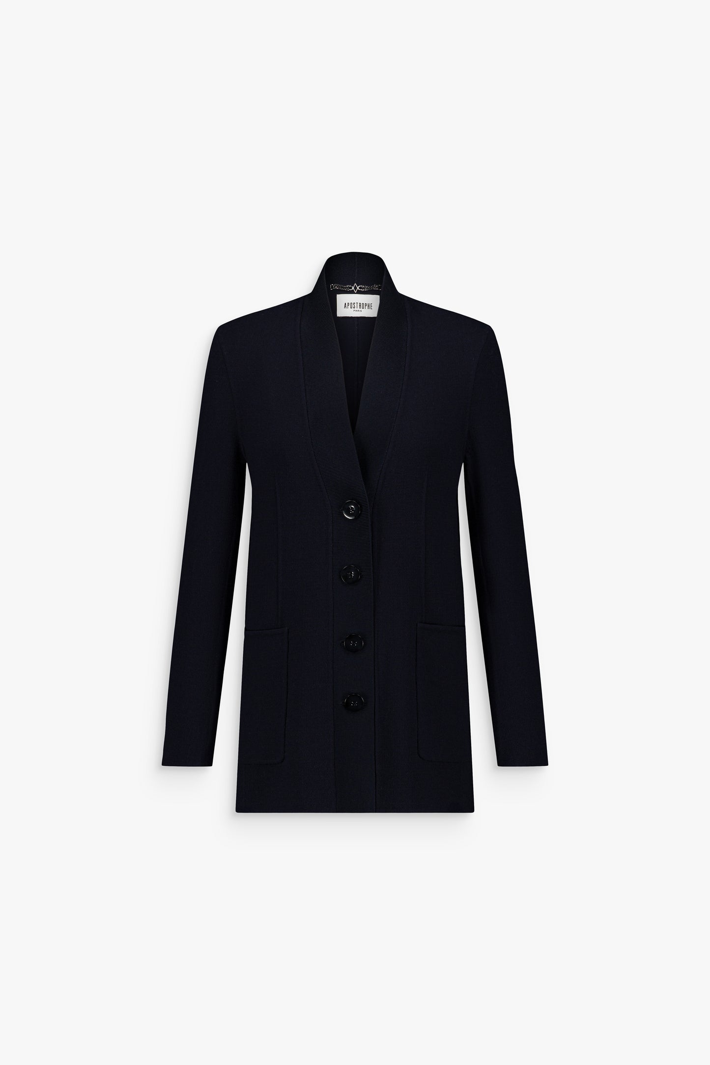 Cardigan droit en laine marine 100% avec col châle en V profond, fermeture centrée à cinq boutons et poches plaquées, silhouette longue et structurée.