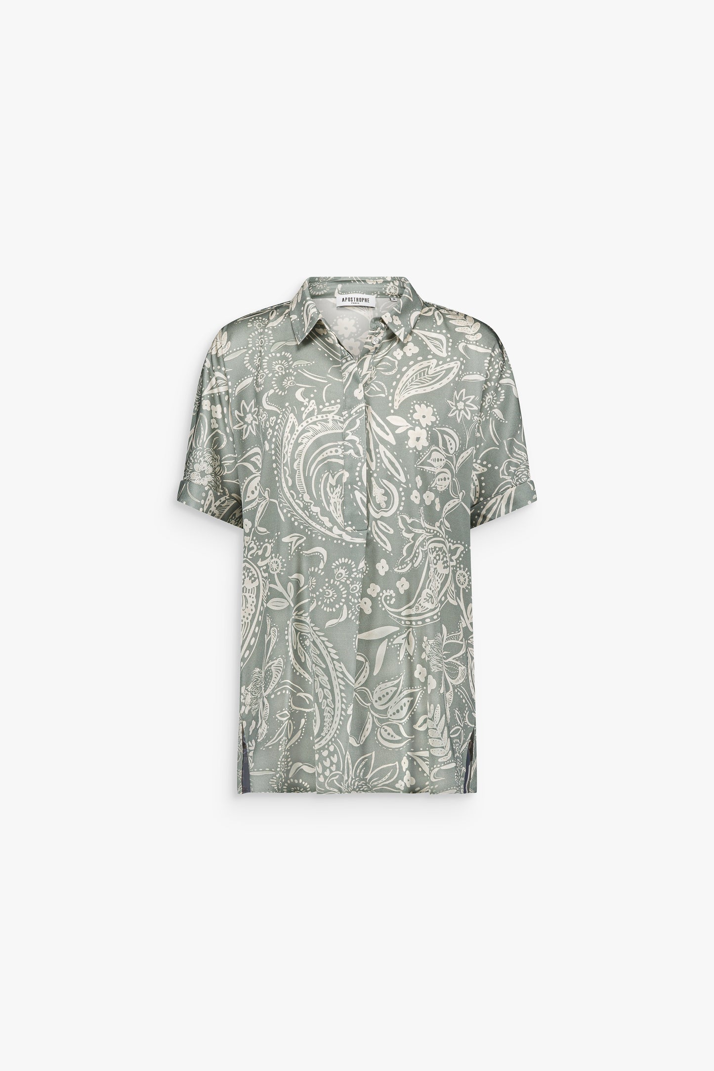 Chemise oversize en soie stretch imprimée sauge avec col classique et manches courtes.