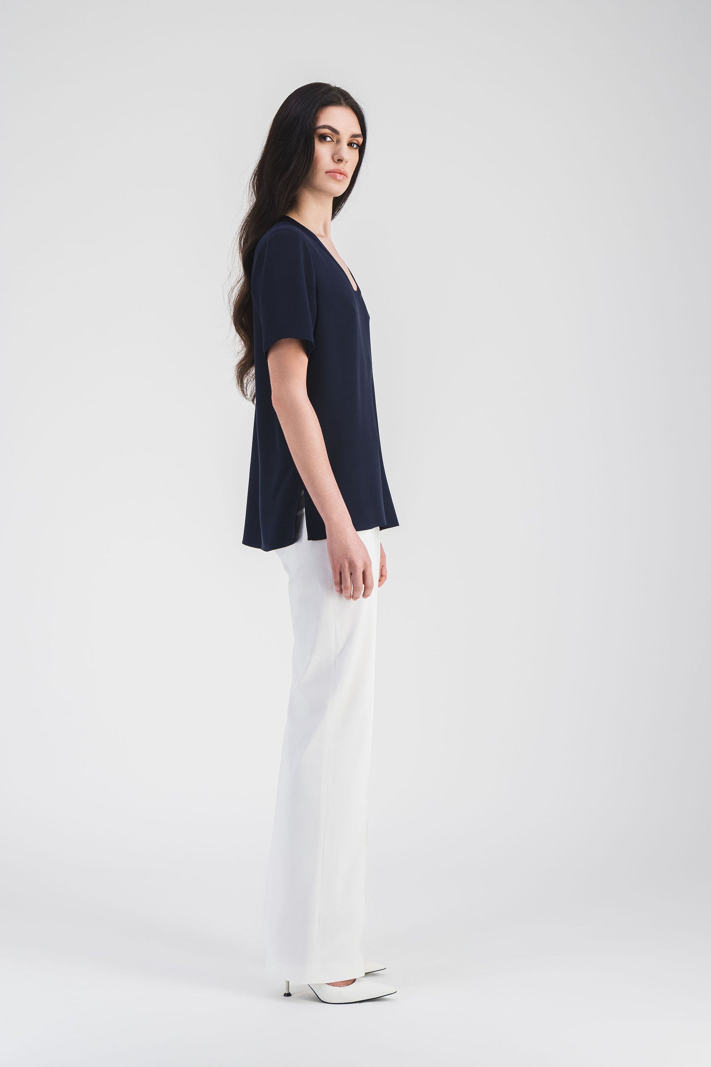 Blouse en soie marine à manches courtes