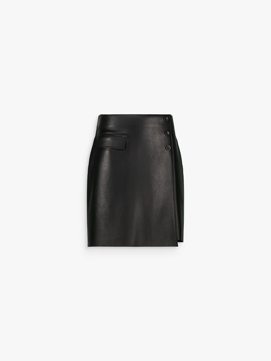 Jupe trapèze en cuir noir avec une poche à rabat et fermeture à boutons latérales