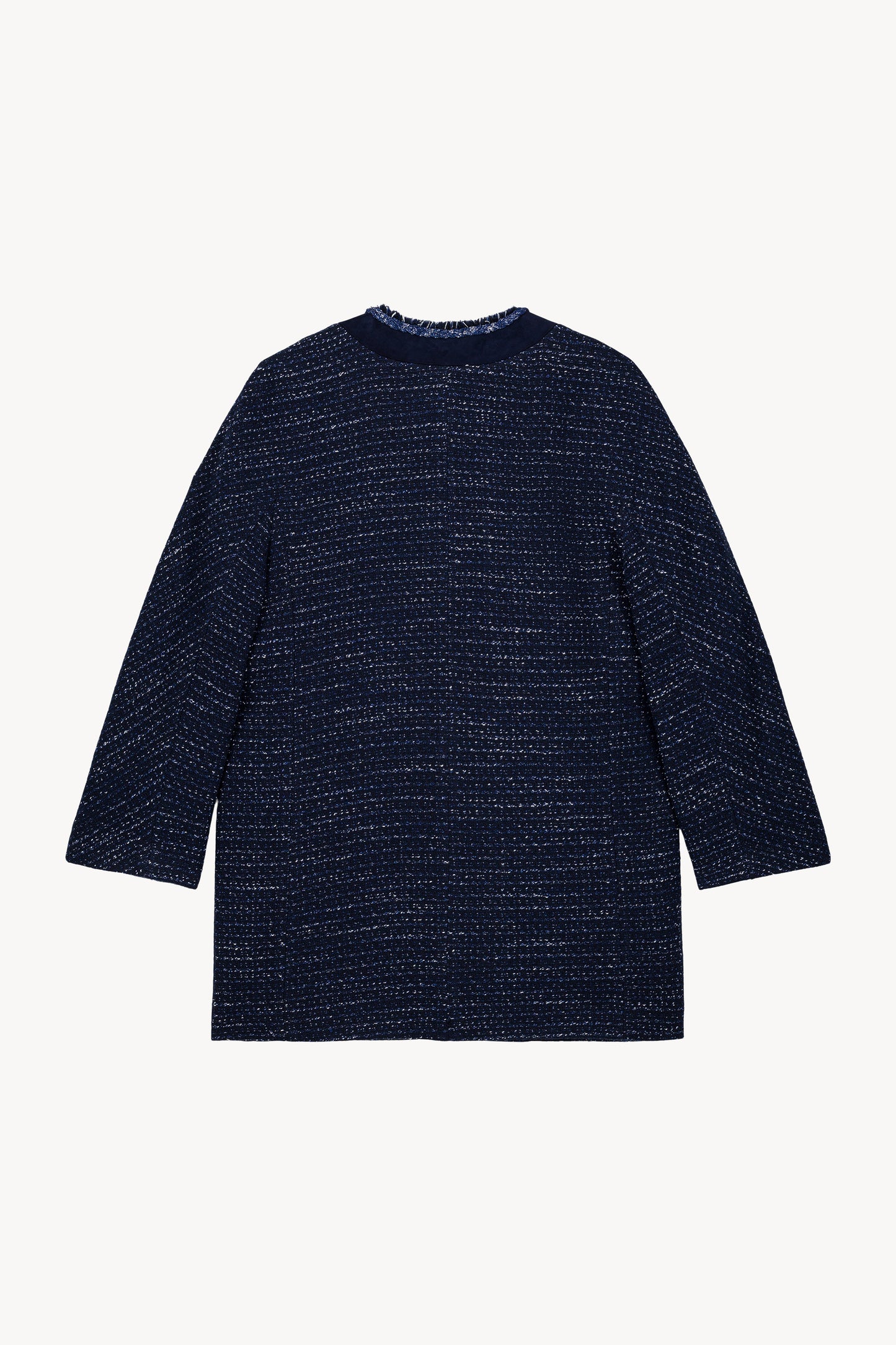 Manteau fluide en tweed marine avec finitions en daim et franges.