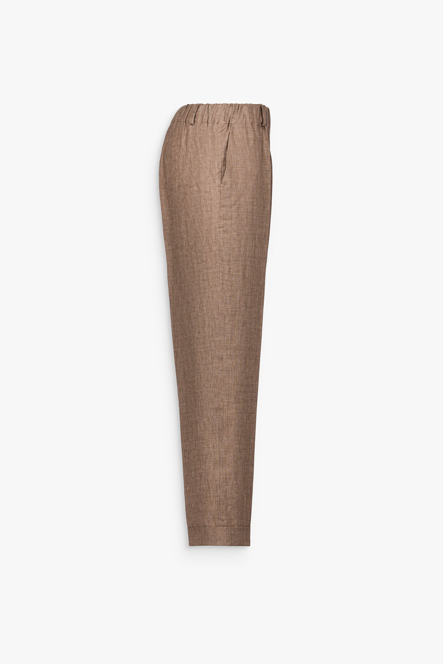 Ce pantalon en lin marron glacé offre une silhouette fluide et maîtrisée, avec une taille ajustable