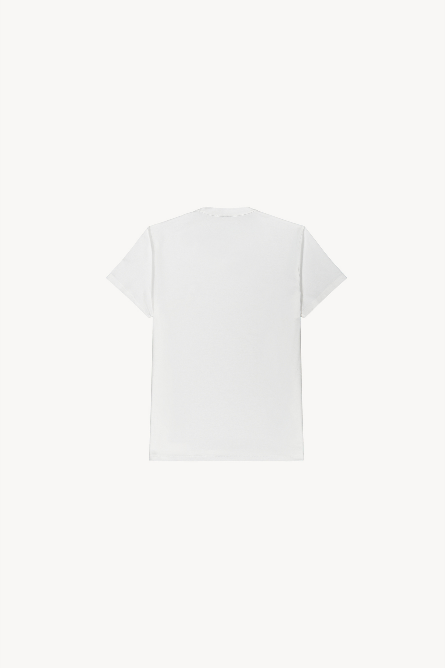 Un t-shirt blanc optique élégant, orné d’une broderie en perles en forme de cœur, doté de sa coupe soignée et son coton doux