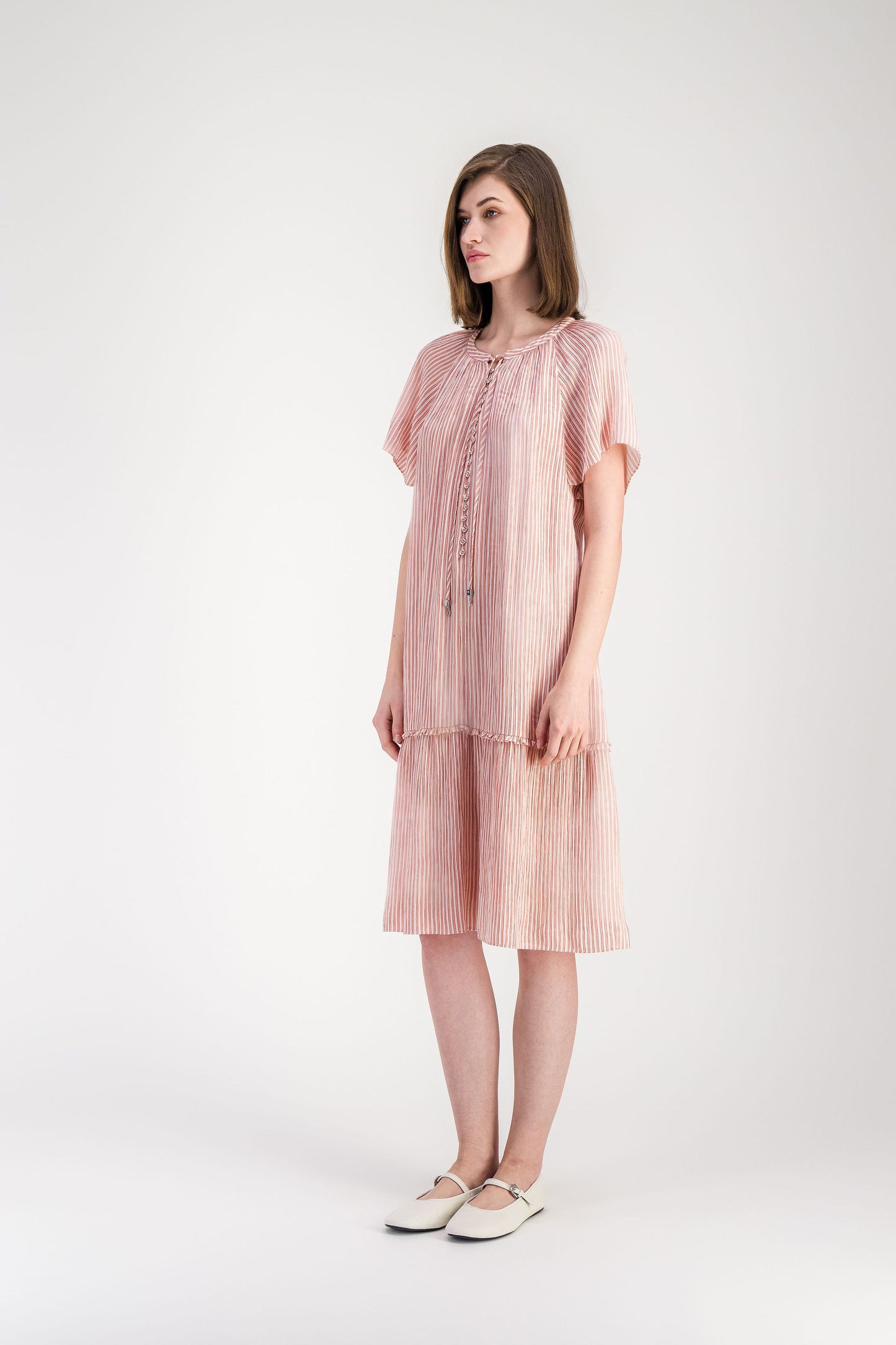 Robe longue rose à rayures texturées