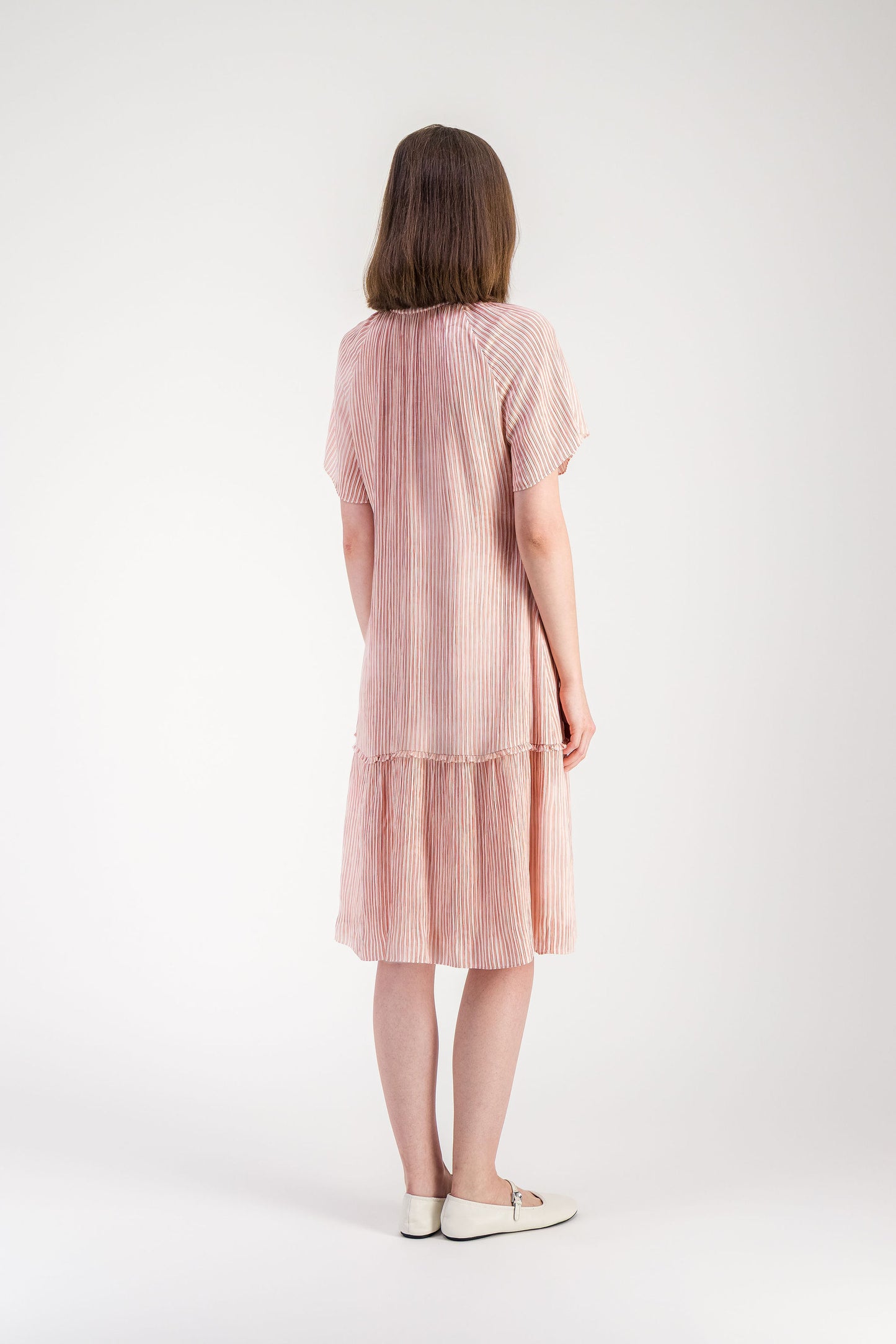 Robe longue rose à rayures texturées