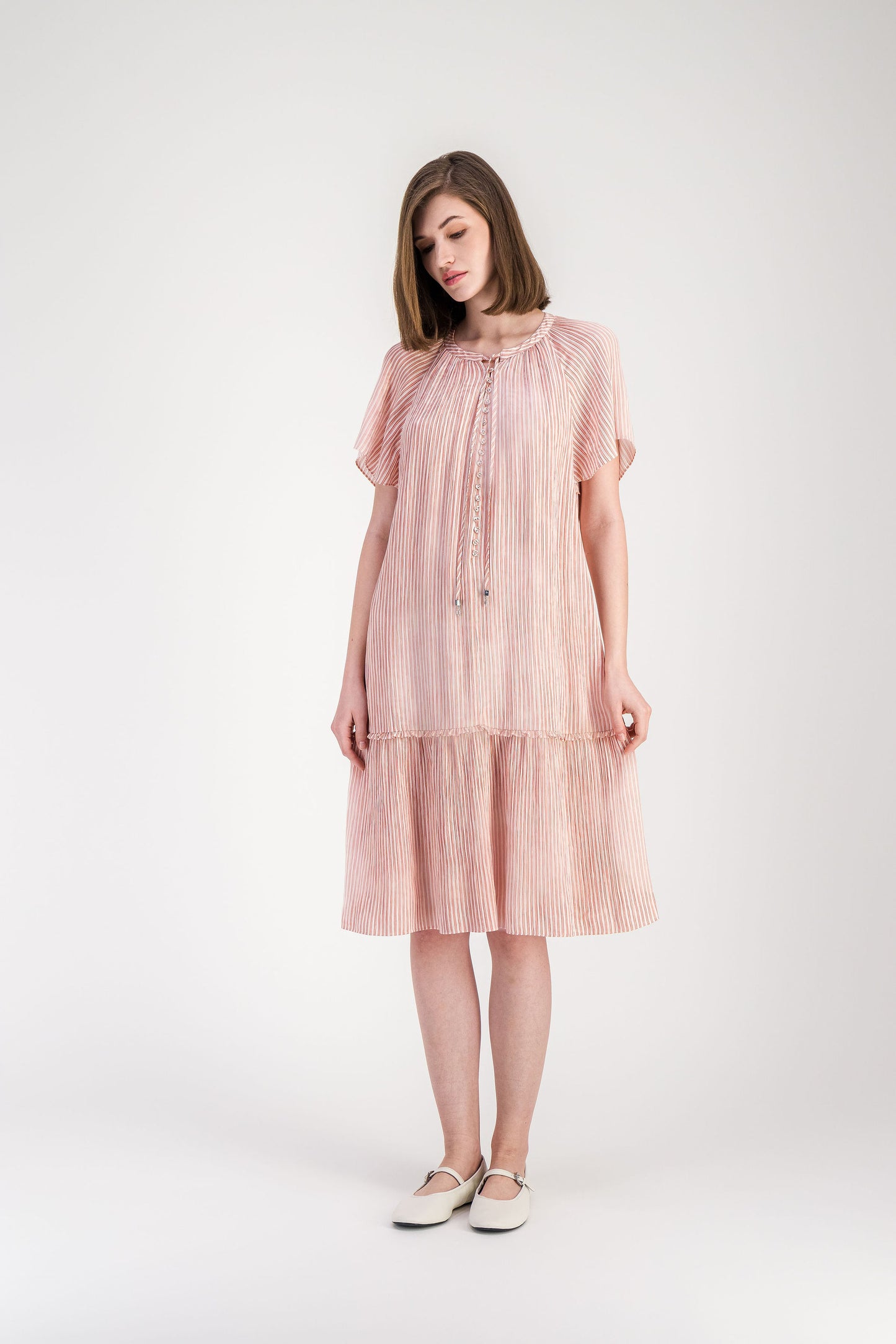 Robe longue rose à rayures texturées