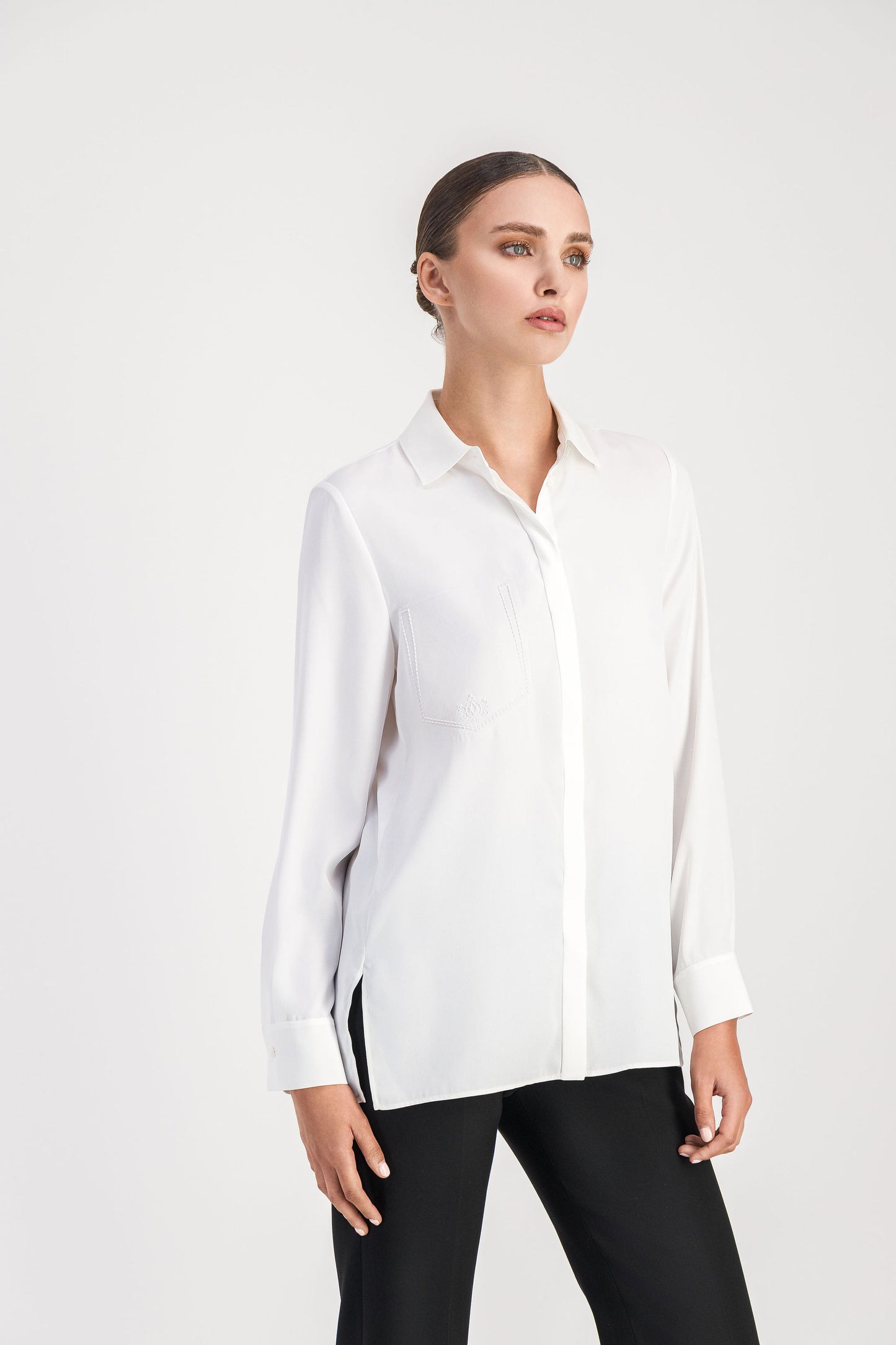 Chemise fluide poche brodée blanc cassé