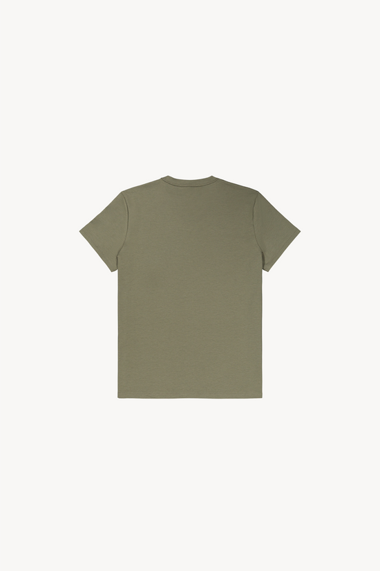 Ce t-shirt kaki à col rond et manches courtes, avec sa broderie en perles en forme de cœur et sa coupe moderne