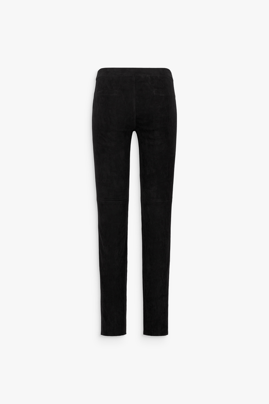 100% daim.
Coupe ajustée, ceinture élastique, poches décoratives.