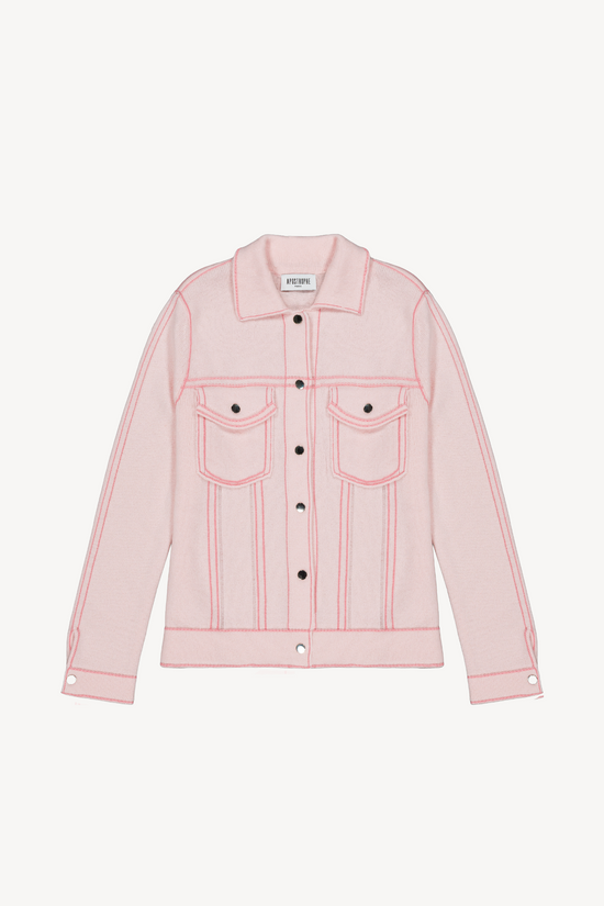 Veste en cachemire rose pâle, coupe droite et lignes nettes.