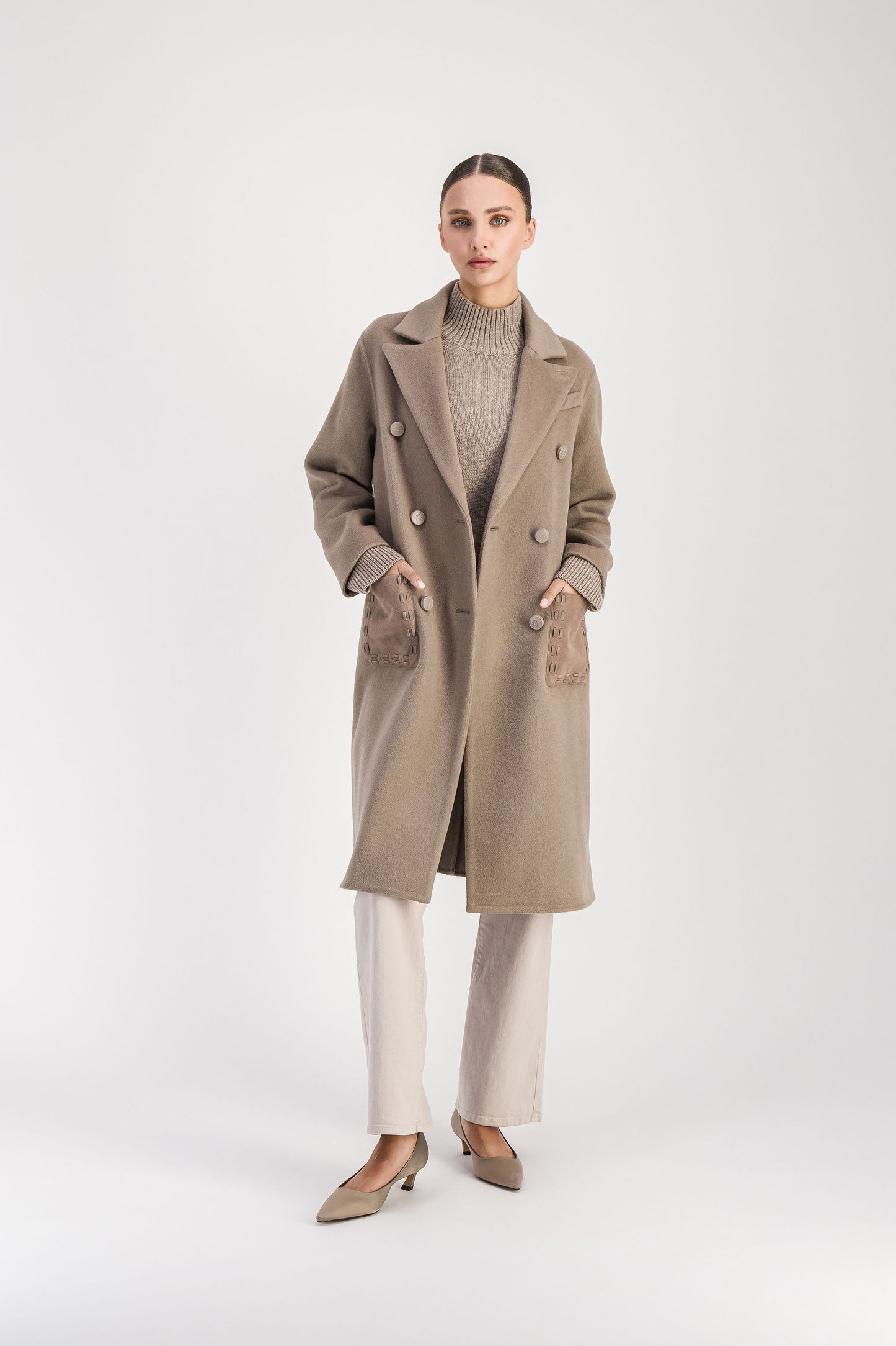 Manteau long brodé taupe moyen