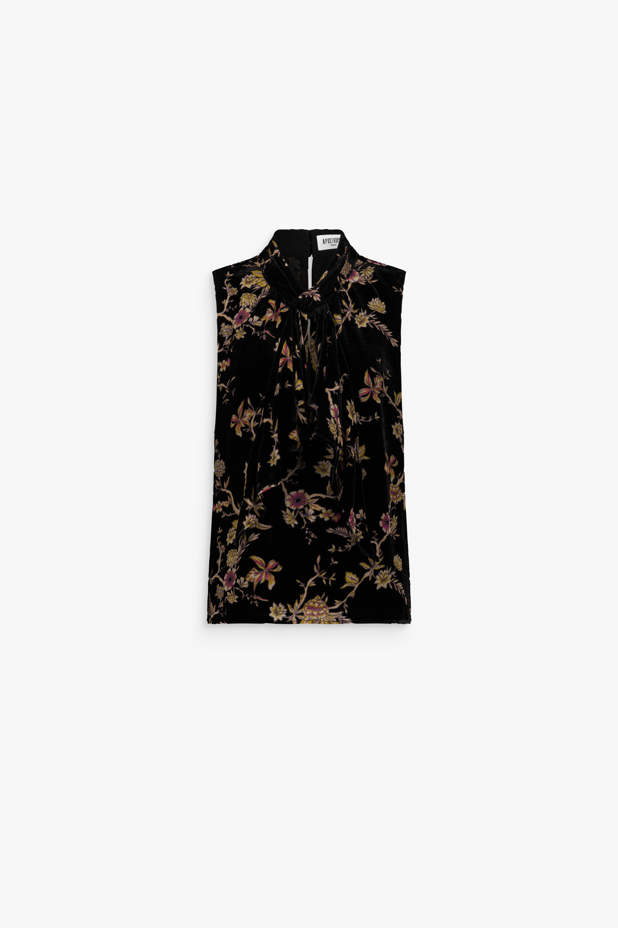 Blouse sans manches en velours de soie à motif floral avec col lavallière.
