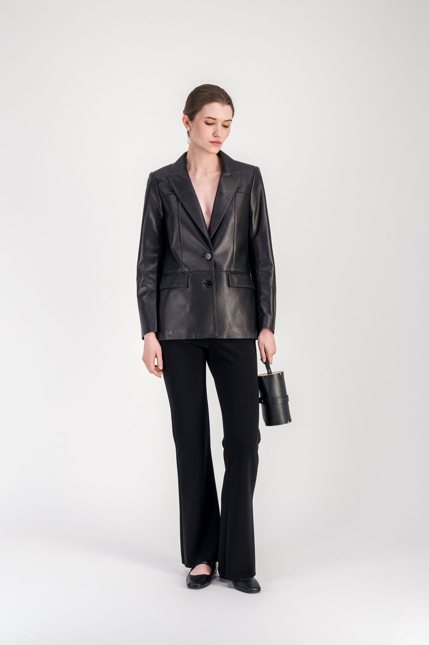 Veste droite en cuir noir