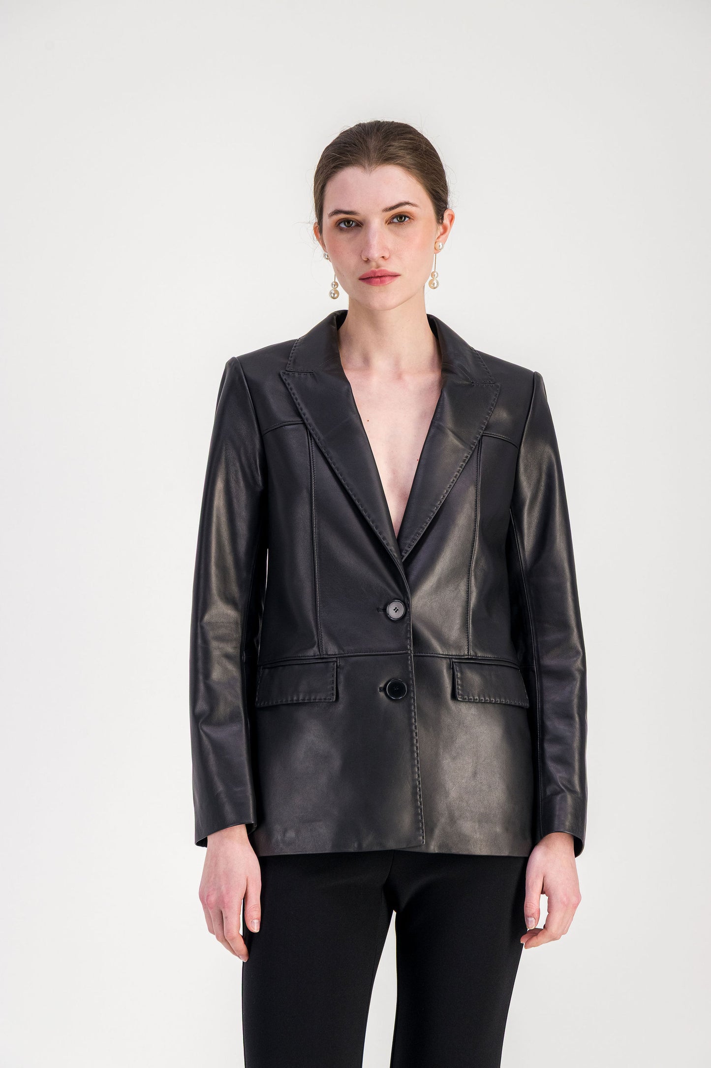 Veste droite en cuir noir