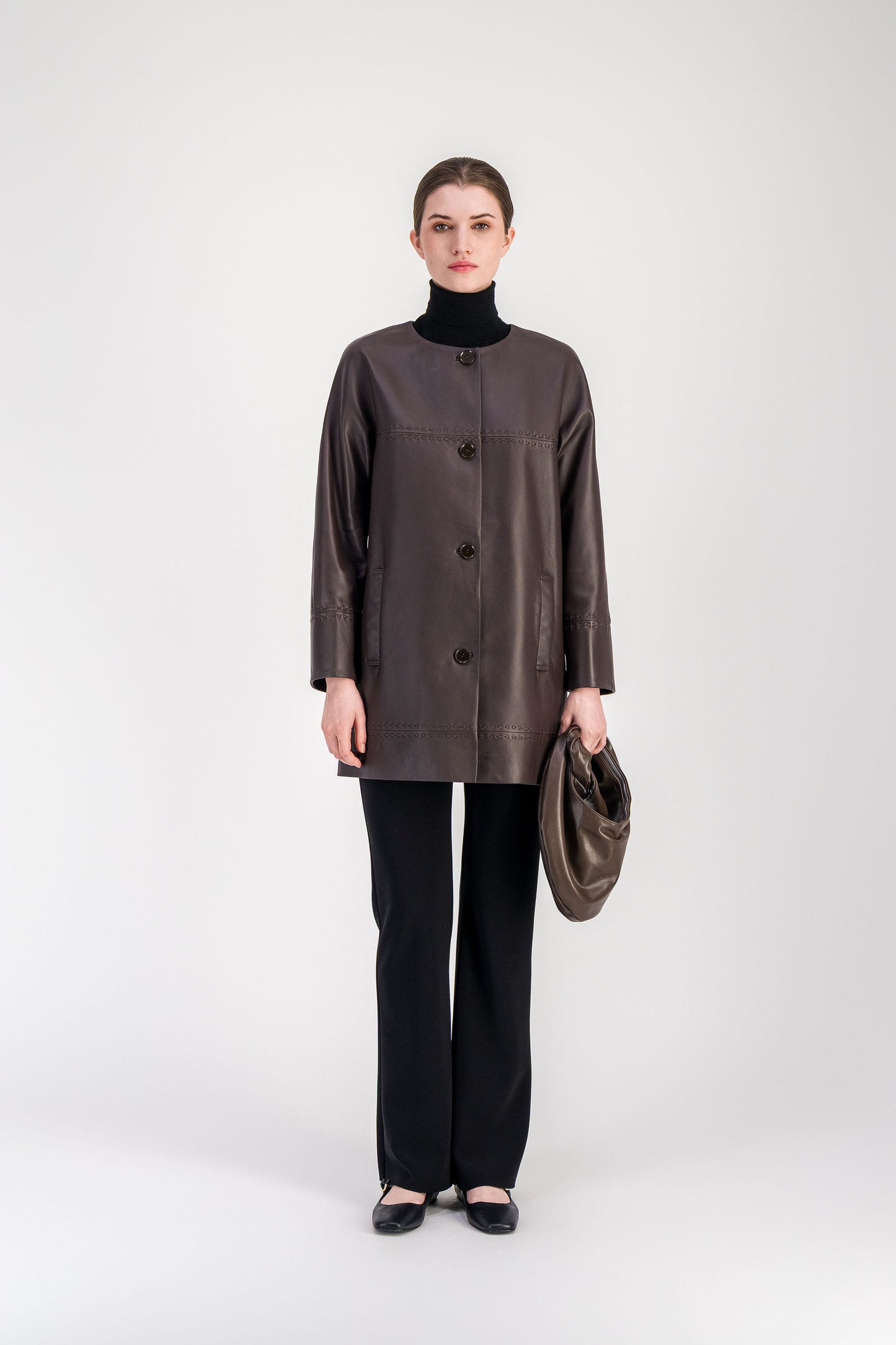 Veste en cuir marron à col rond mi-longue