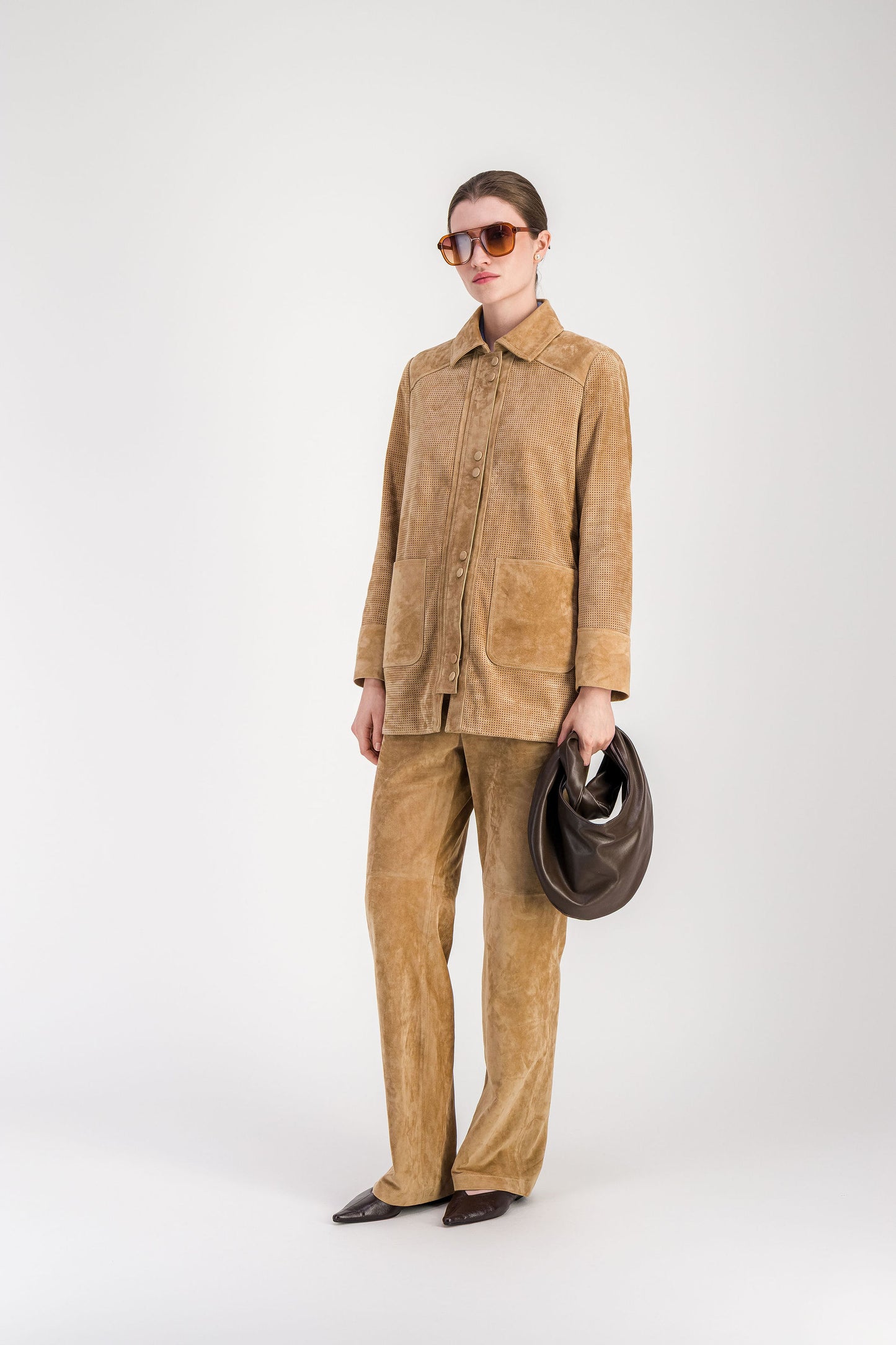 Pantalon tailleur en daim beige moyen