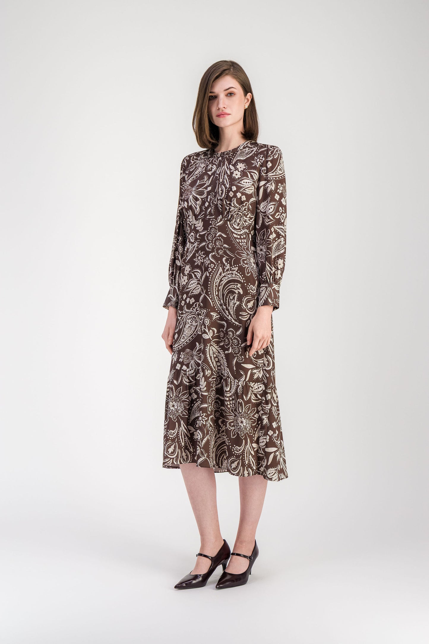 Robe longue imprimée en soie à manches bouffantes