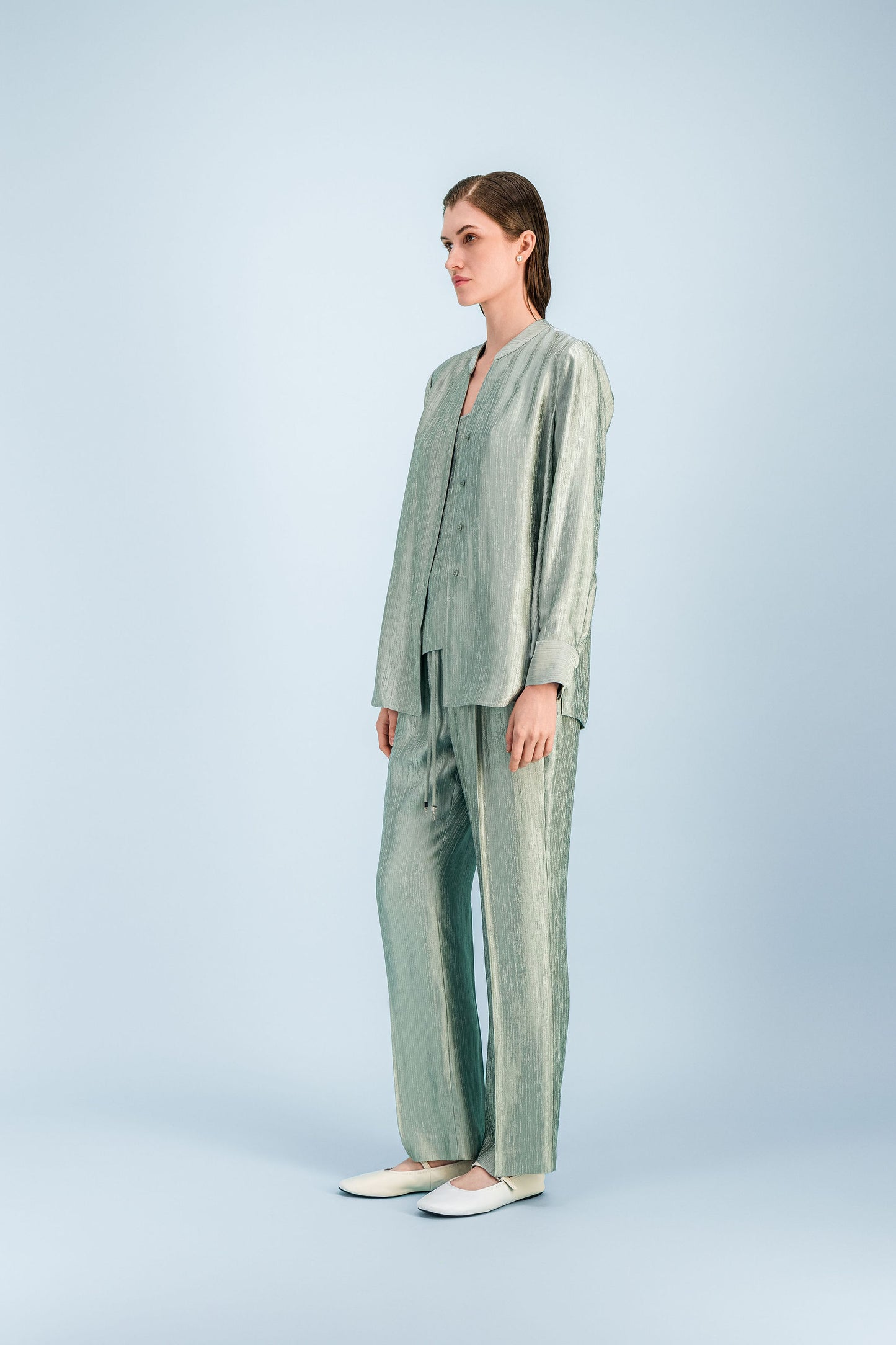 Pantalon droit sauge clair avec taille ajustable