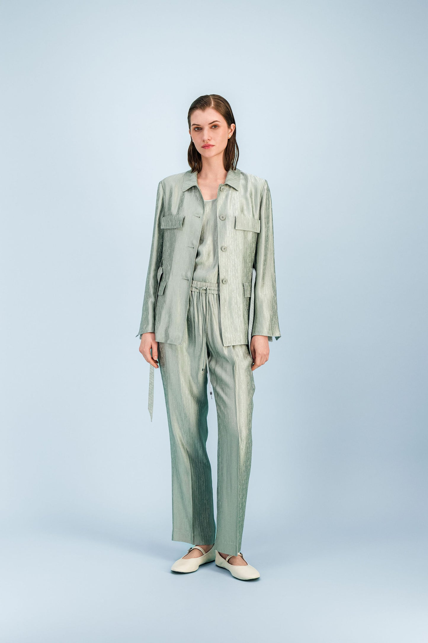 Pantalon droit sauge clair avec taille ajustable