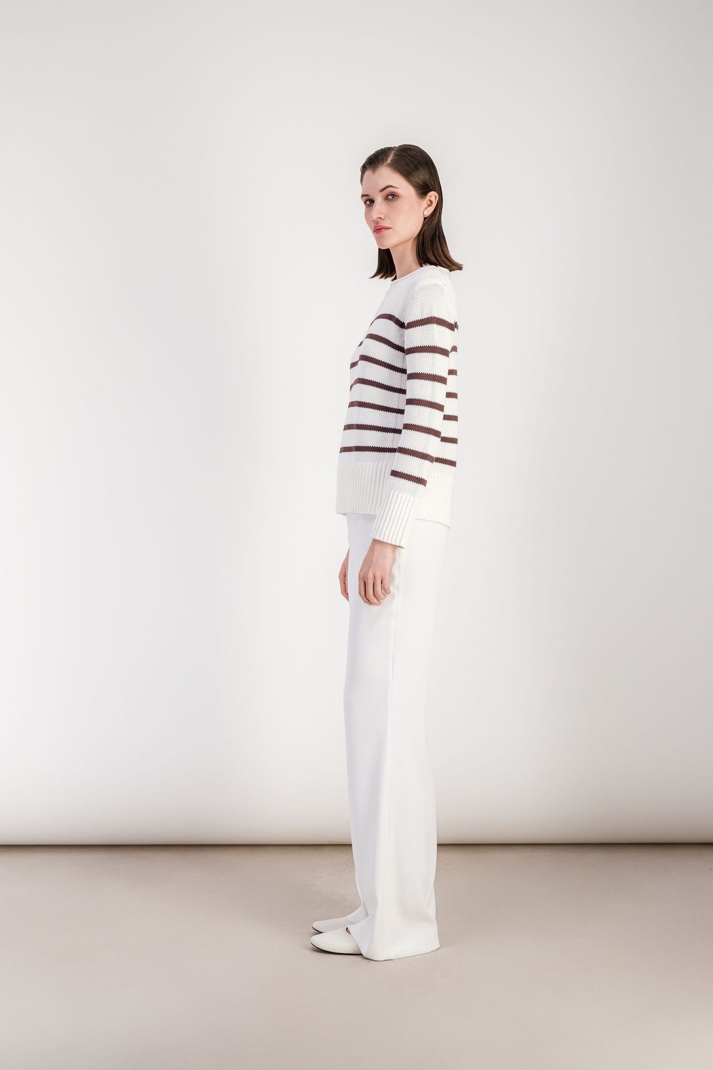 Pull fluide marron foncé rayé