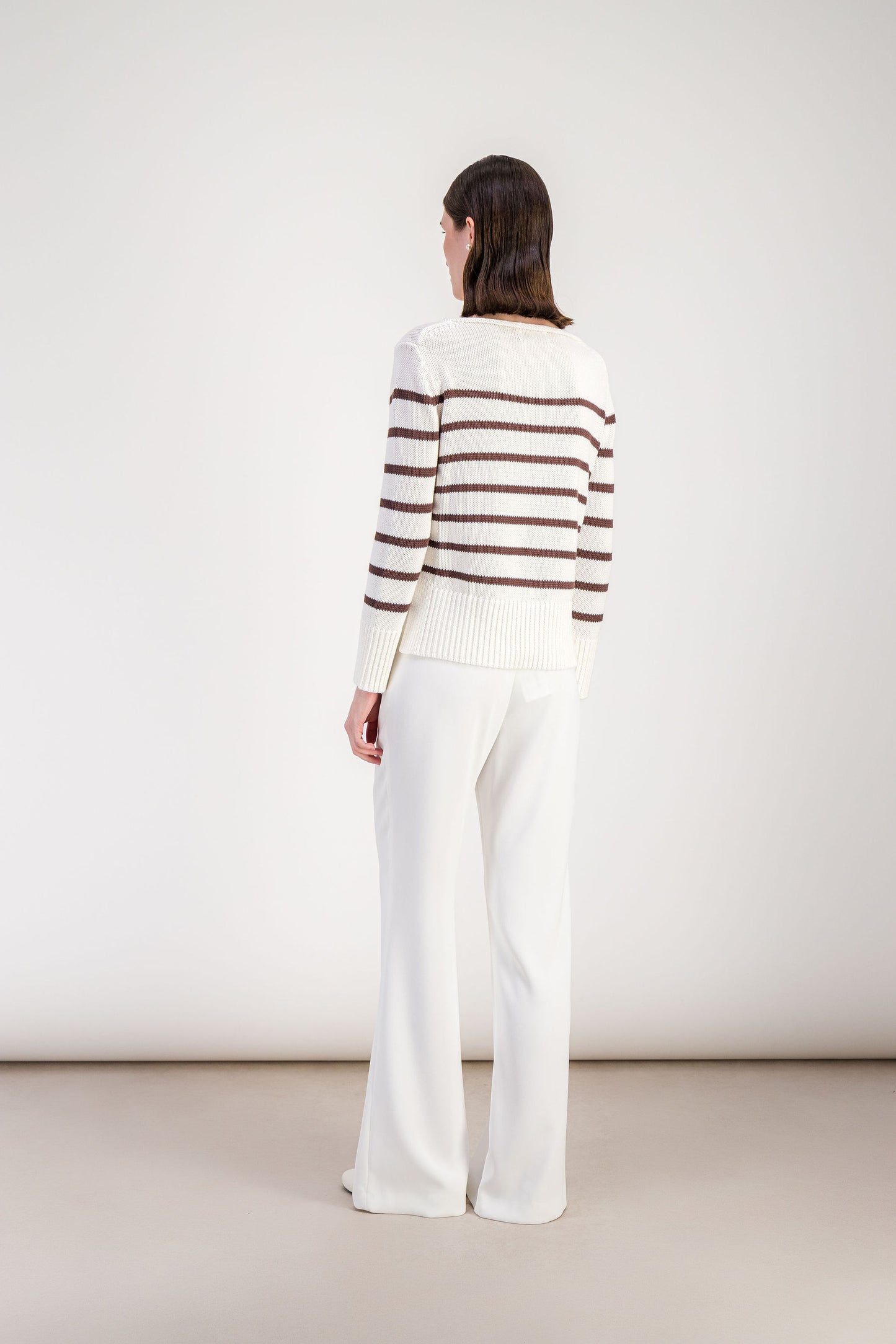 Pull fluide marron foncé rayé