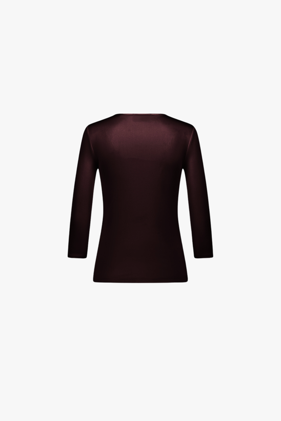 Top en soie grenat à col rond et manches 3/4, coupe ajustée.