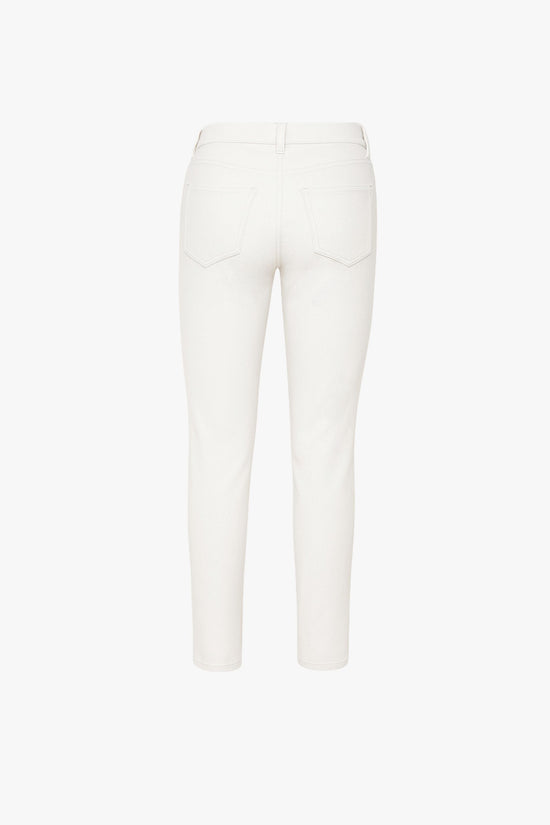 Vue de dos du pantalon façon jean blanc cassé
