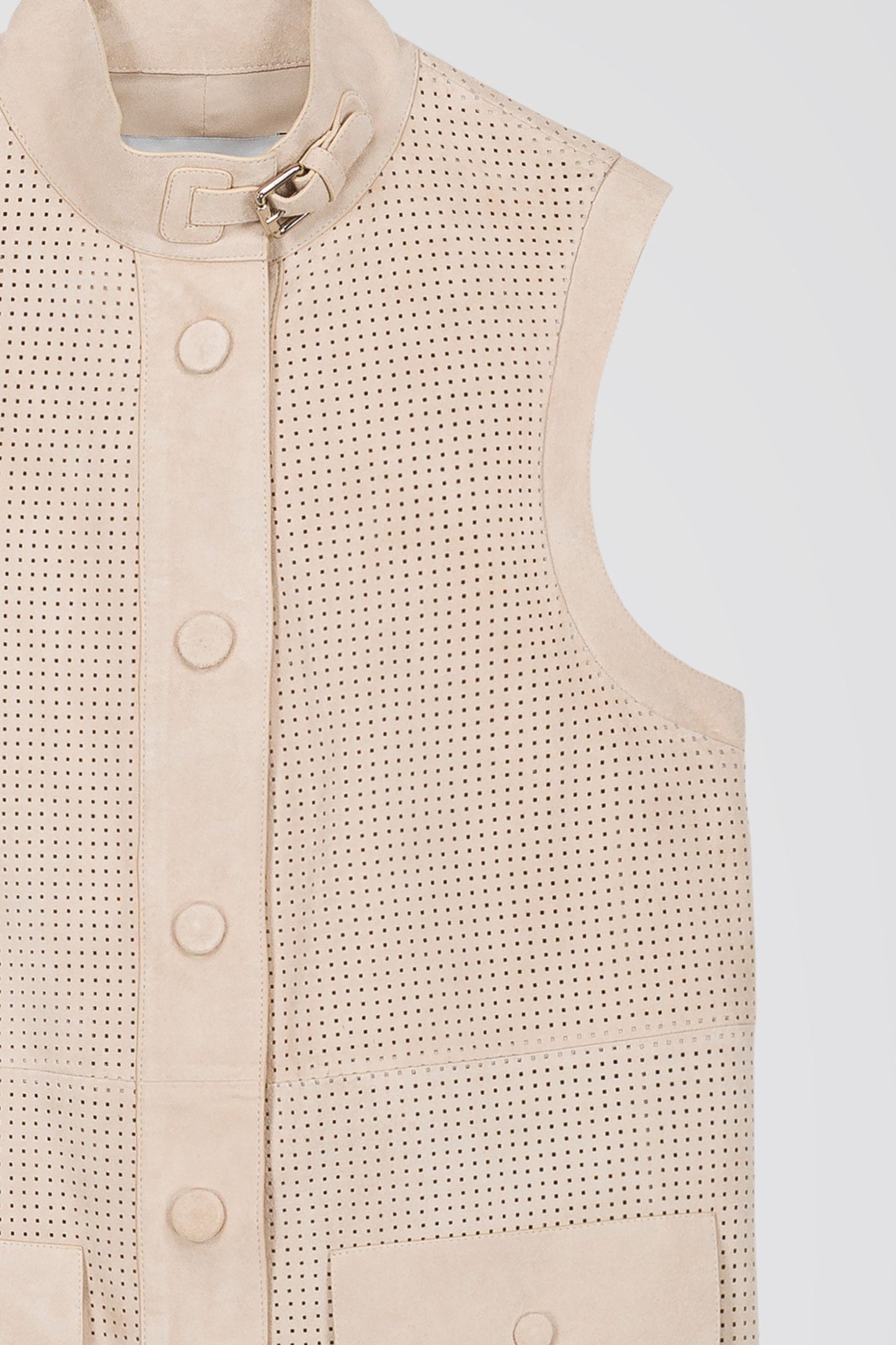 Veste sans manche en daim perforé beige clair