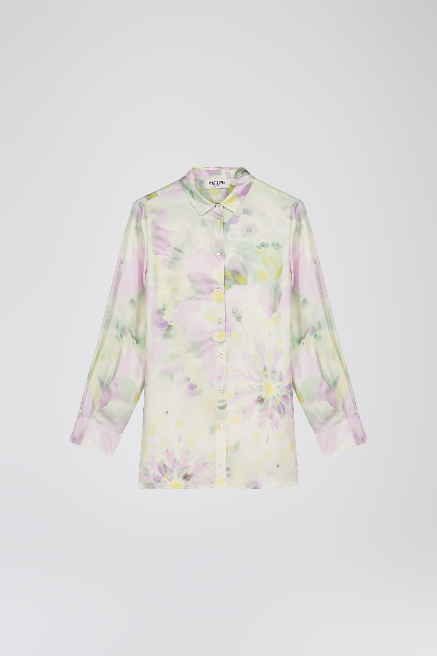 Cette chemise en soie verte d'eau à l’imprimé délicat et fluide vous offre élégance et légèreté pour un look raffiné.