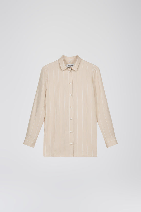 Chemise droite en lin beige à rayures fines, légère et respirante, idéale pour un look chic et confortable en toute saison.