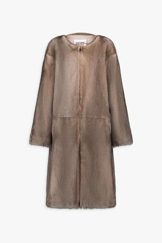 Manteau mi- long en fourrure de vison.