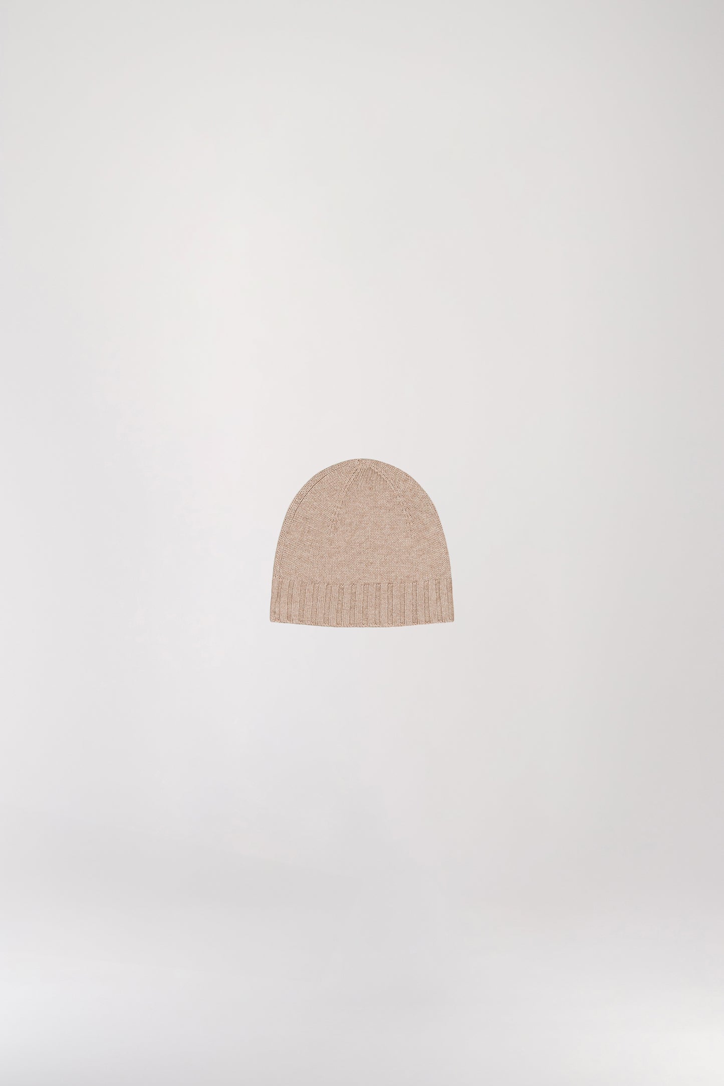 Beige cashmere hat