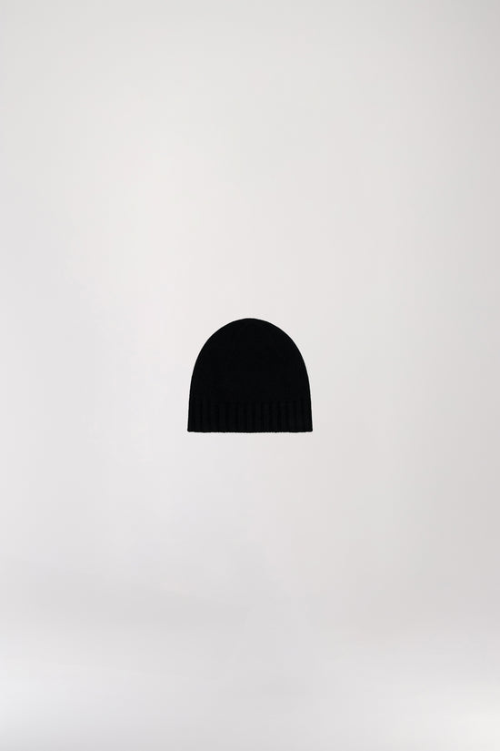 Black cashmere beanie