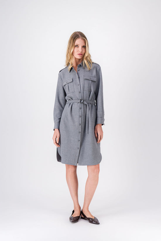 Robe courte grise avec col ton sur ton et ceinture ajustable