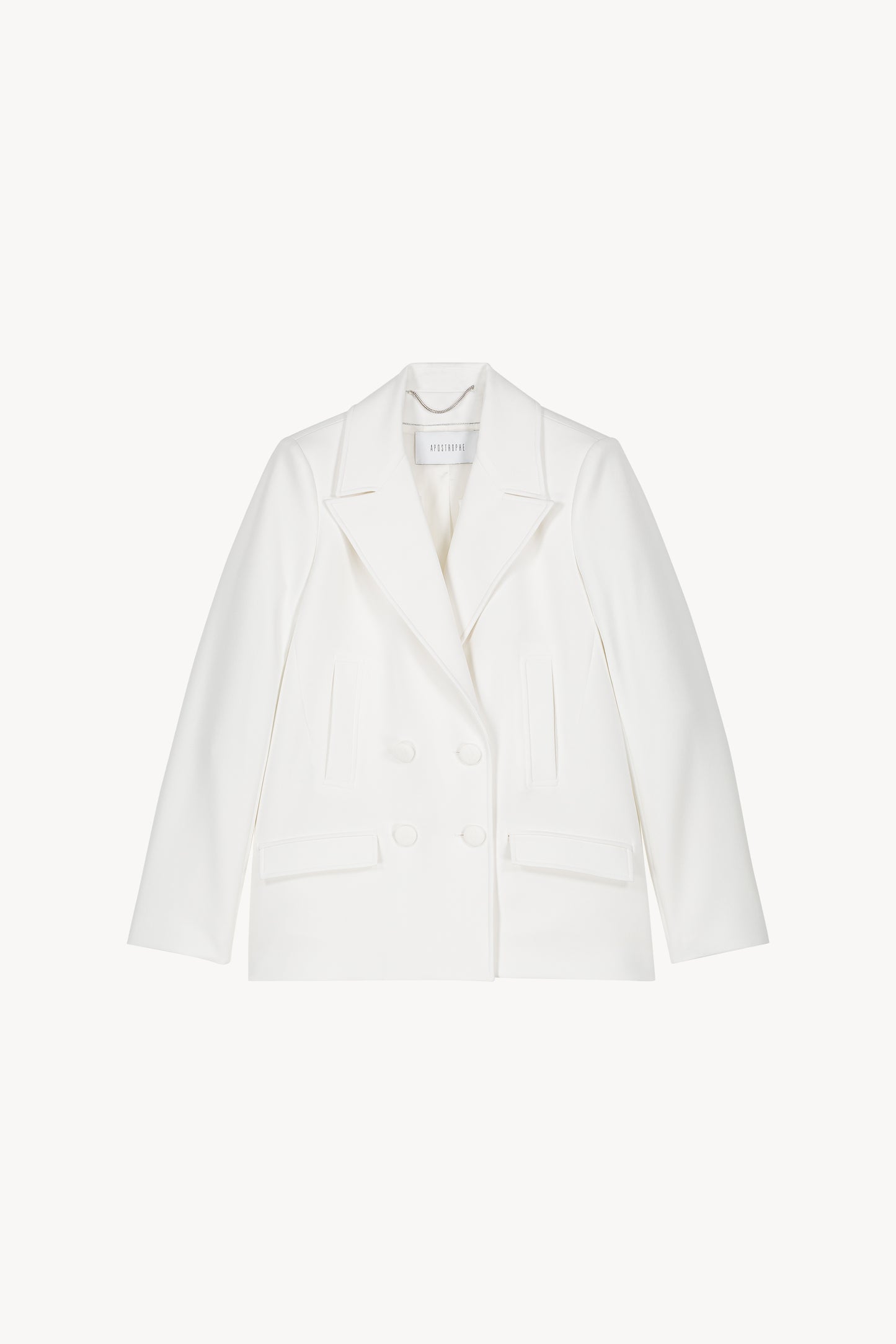 Manteau caban blanc doté d’un double boutonnage croisé, de poches passepoilées et de poches à rabat fonctionnelles. 